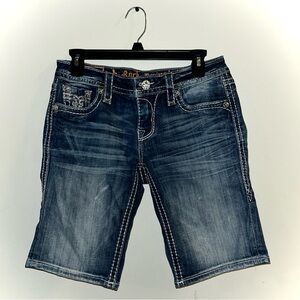 Rock Revival Bermuda shorts from the Buckle. Size 28, medium wash, Sherry style